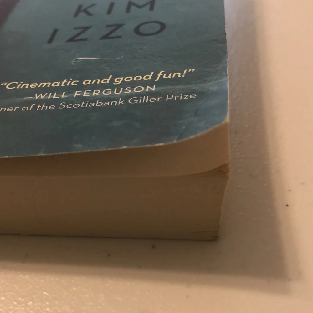 My Life in Black and White by Kim Izzo Paperback